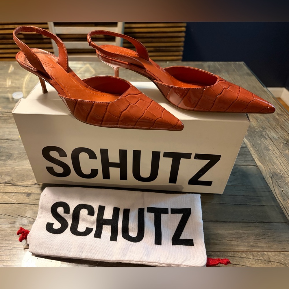 SCHUTZ brand new Women's Croc-Embossed orangy brown Heels NWT-this season